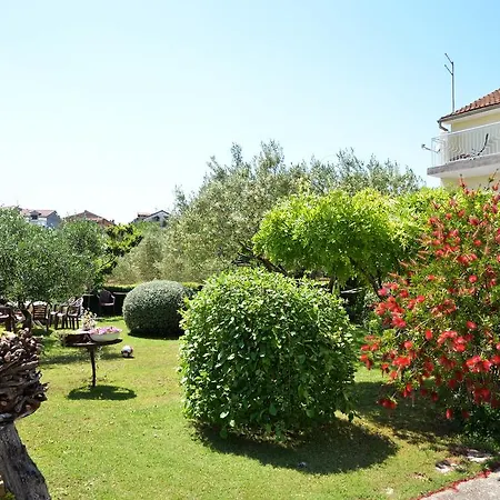 Milena & Vinko Apartments Vodice