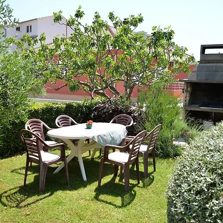 Milena & Vinko Apartments Vodice